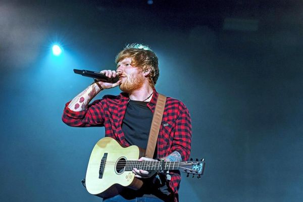 Ed Sheeran xác lập kỉ lục mới