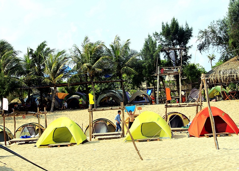 Cắm trại bên bãi biển