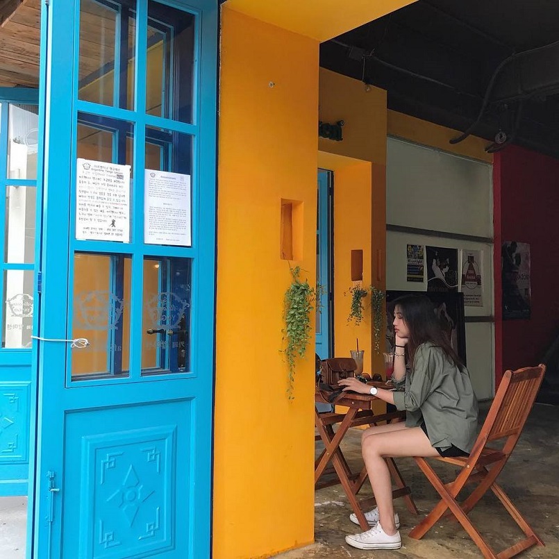 21+ quán Cafe Sài Gòn đẹp không góc chết, đồ uống ngon, check in mỏi tay 13