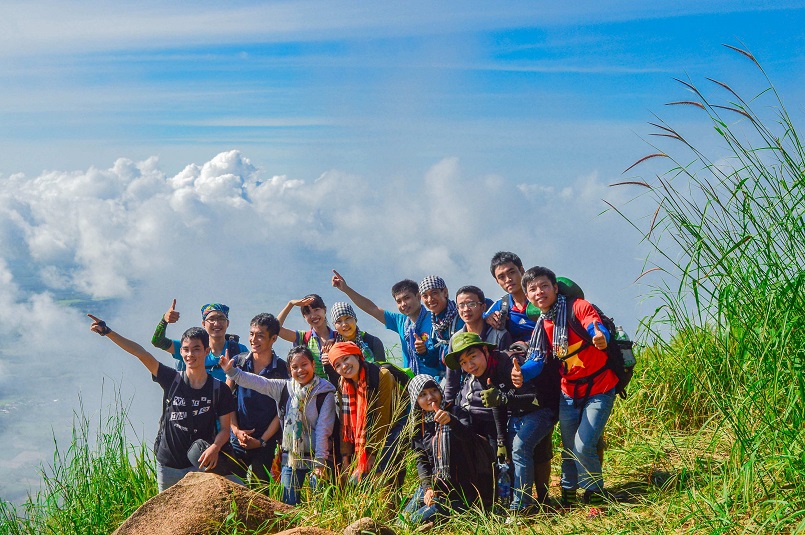 Trekking Langbiang - Thử sức chuyến leo núi săn mây cực đã cùng Celeb 1