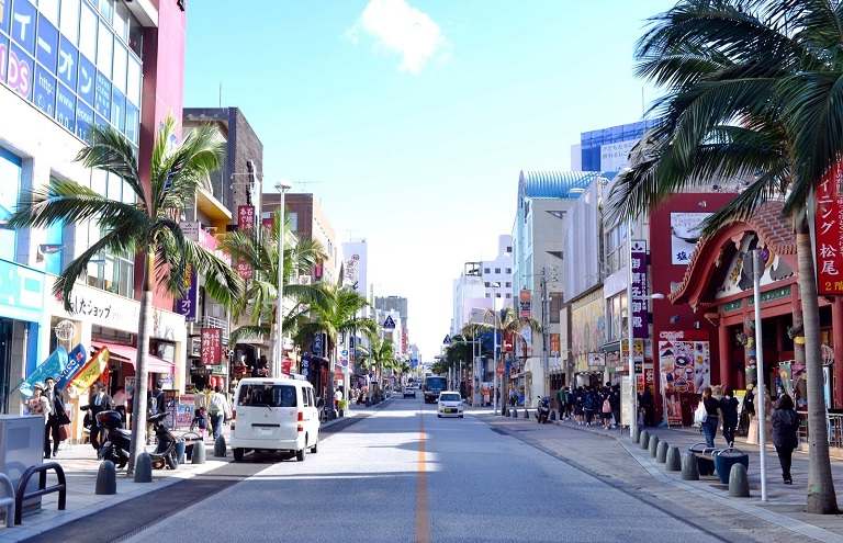Phố mua sắm Kokusaidori - Du lịch Okinawa