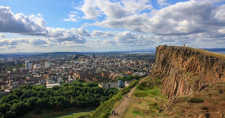 Kinh nghiệm du lịch Edinburgh - Đỉnh núi Arthur’s Seat
